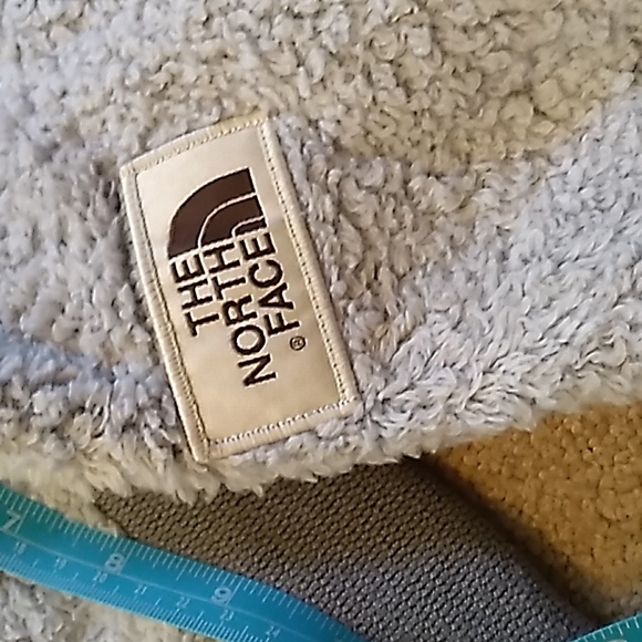Women's Gray The North Face Fuzzy Jacket, Size S - Picture 6 of 7